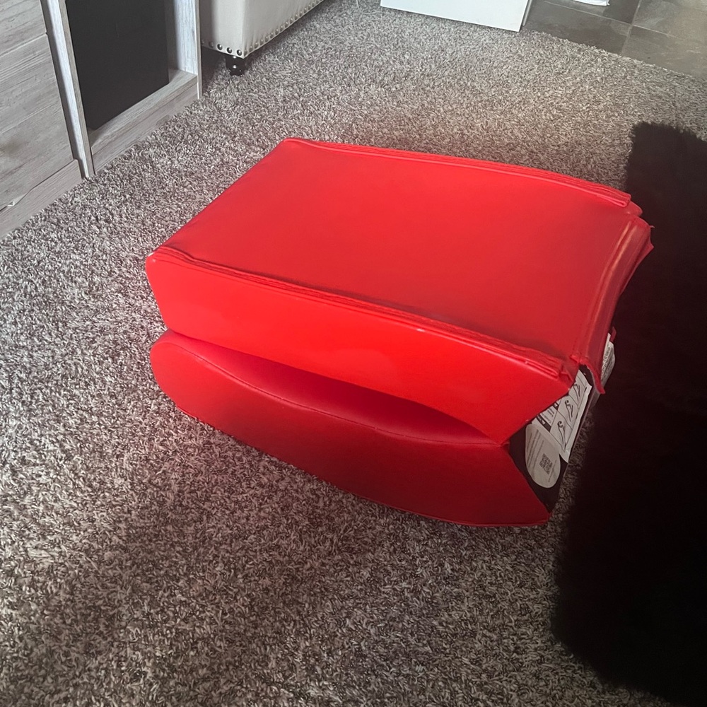 Super Mario Gaming Chair - Picture 3 of 5